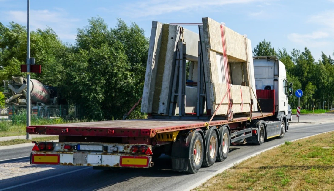 Semi-remorque plateau